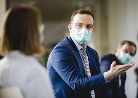 Gesundheitsminister Jens Spahn befürwortet weiter das Tragen einer Maske.