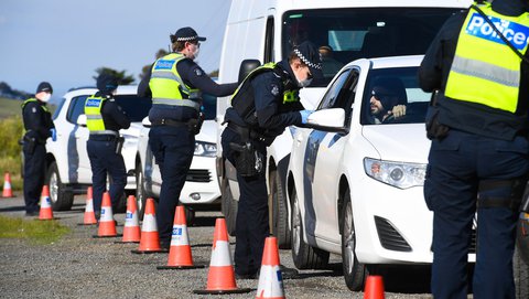 Flucht vor der Ausgangssperre: Viele Einwohner von Melbourne versuchten noch, die Metropole zu verlassen.