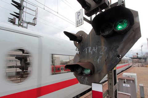 Die Grünen fordern schnelle Bahnreform.