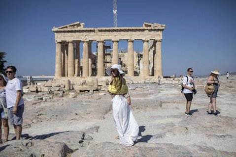 Touristen an der Akropolis in Athen