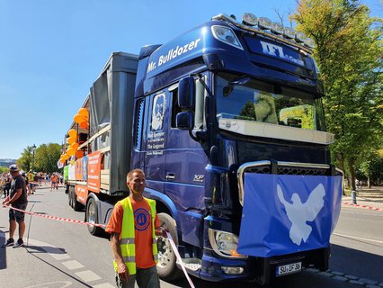 Impfgegner auf Trucks am Brandenburger Tor