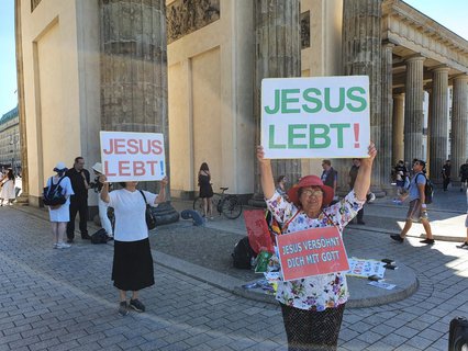 Jesusfreunde am Brandenburger Tor