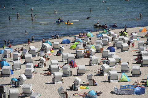 Wie hier auf Rügen sind die Strände überall voll. 