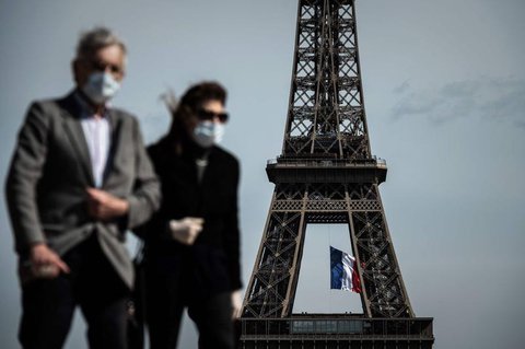 Ab Montag ist die Maske in Paris auch im Freien Pflicht.