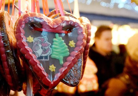 Deutsche Großstädte wie Dresden, Nürnberg, Mainz oder Düsseldorf bereiten sich schon jetzt im Hochsommer auf die Weihnachtssaison vor.