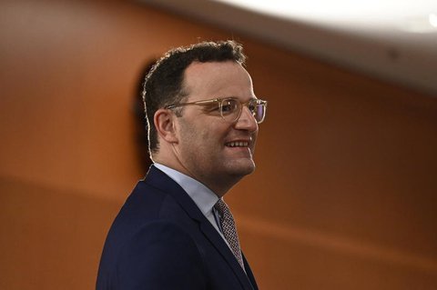 Die vielen Ansätze zur Entwicklung eines Impfstoffs stimmten ihn zuversichtlich, sagte Jens Spahn. 