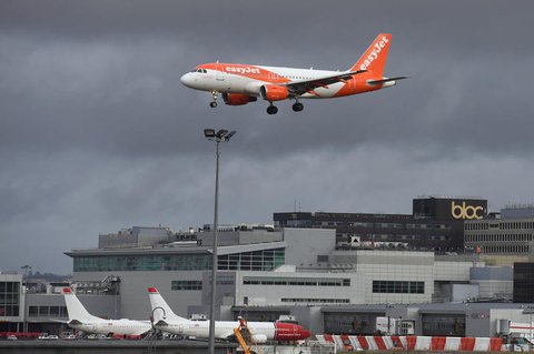 Eine Easyjet-Maschine am Flughafen London-Gatwick.