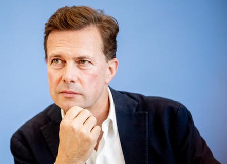 Zuletzt verteidigte Steffen Seibert (CDU) den Appell von Kanzlerin Angela Merkel, die Corona-Pandemie zu bekämpfen.