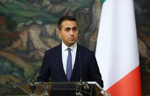Sowohl Italien als auch die EU müssten ihre Sicherheitsstandards erhöhen, um
sich gegen den Terror zu wappnen, teilte Außenminister Di Maio mit.