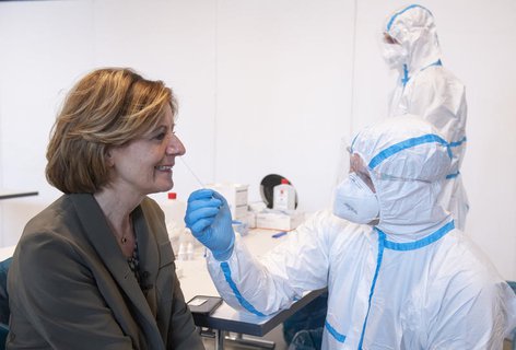 Malu Dreyer lässt sich testen