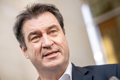 Ausnahmen von Grundrechtseinschränkungen könnten Anreiz fürs Impfen sein, mein Markus Söder.