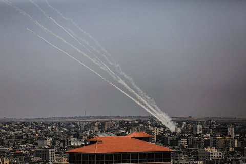 Raketen werden vom Gazastreifen aus auf Israel geschossen.