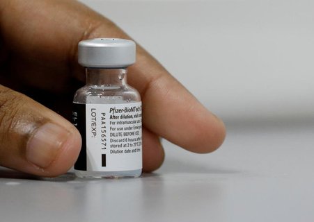 Durchstechflasche mit Pfizer-BioNTech-Impfstoff