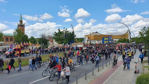 Mietenwahnsinn-Demo in der Potsdamer Straße