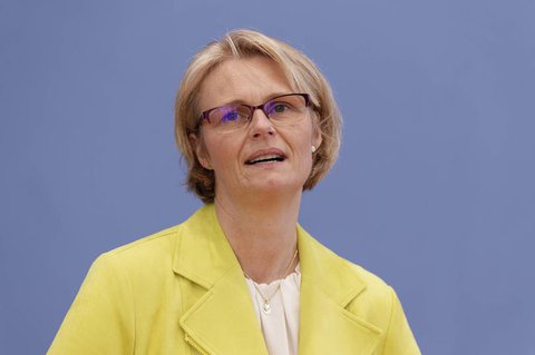 Bundesbildungsministerin Karliczek sieht im Landtagswahlergebnis ein Signal für den Bund.