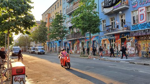Rigaer Straße am Donnerstagabend