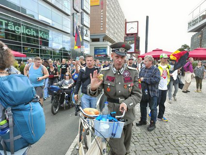 Querdenker am Alexanderplatz