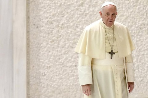 Papst Franziskus verwechselte im Interview Merkel mit Putin.