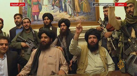 Die Taliban im Präsidentenpalast in Kabul.