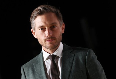 Der Schauspieler Volker Bruch. 