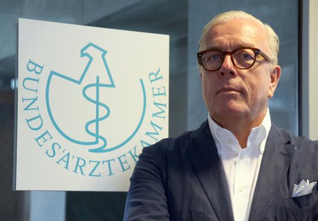 Präsident der Bundesärztekammer: Klaus Reinhardt.