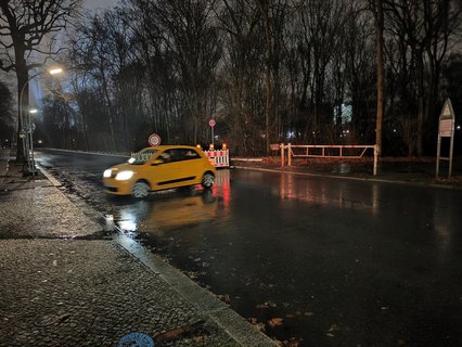 Keine Durchfahrt an der John-Foster-Dulles-Allee