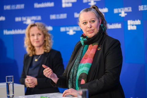 Steffi Lemke, Bundesministerin fürUmwelt, Naturschutz, nukleare Sicherheit und Verbraucherschutz, sowie Carole Dieschbourg, Luxemburgische Ministerin für Umwelt,Klima und nachhaltige Entwicklung (von links)