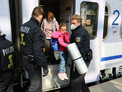 Geflüchtete bei der Ankunft am Berliner Hauptbahnhof.