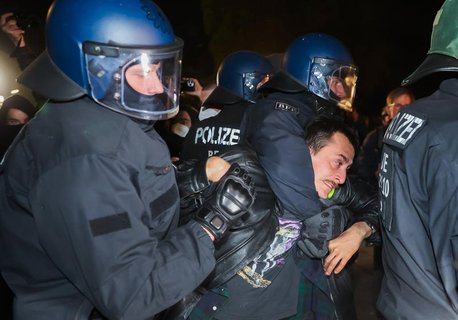 Ausnahmefall: Es gab zum Schluss zwar zahlreiche Festnahmen, aber doch war der 1. Mai eher friedlich.