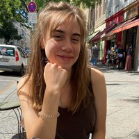 Author Anna Lindemann