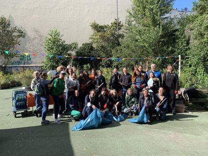 Das junge Team ist auch freitagnachmittags noch fit für freiwilliges Engagement.