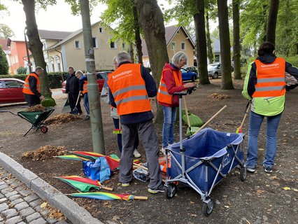 Das Grünflächenamt kam den 20 Helfern des Vereins 