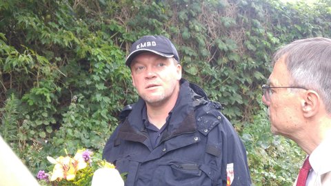 Sprengmeister Mike Schwitzke mit Bürgermeister Burkhard Exner