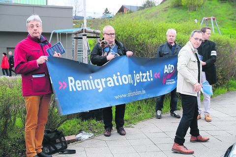 AfD-Mann Alexander Tassis (l.) holte mehr als 4800 Stimmen.