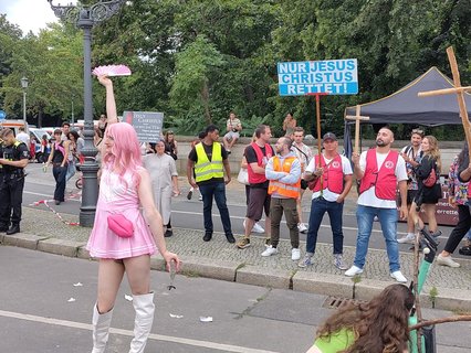 Gegenseitige Provokationen.