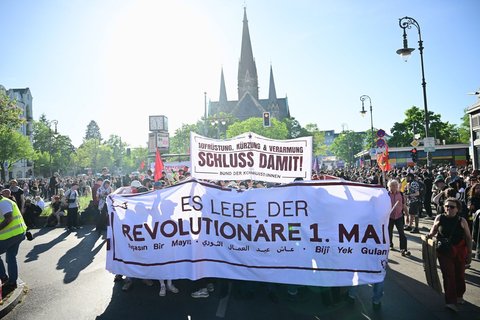 Tausende Menschen haben an der „Revolutionärer 1. Mai“-Demonstration teilgenommen