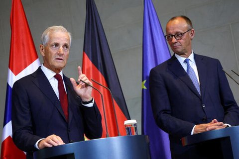 Bundeskanzler Friedrich Merz und Norwegens Ministerpräsident Jonas Gahr Støre sprechen vor den Medien im Kanzleramt in Berlin.