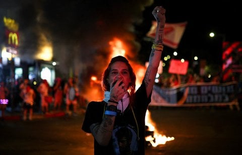 Demonstrantin in Tel Aviv