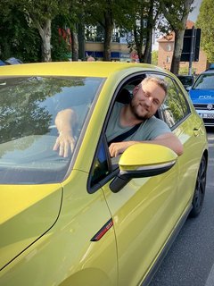 Lenz Schäfer ist der erste Autofahrer in der Warteschlange.