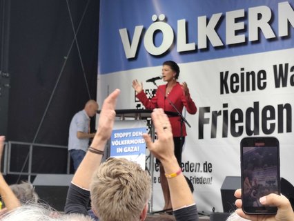 Sahra Wagenknecht auf der Bühne.