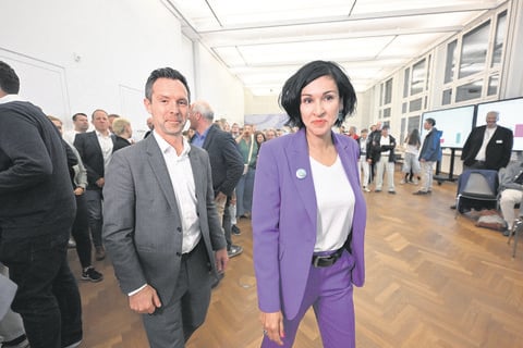 Noosha Aubel (parteilos) und Severin Fischer (SPD) belegten bei der Hauptwahl die ersten beiden Plätze.