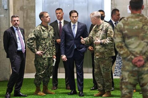 US-Außenminister Marco Rubio besucht das zivil-militärische Koordinationszentrum im Süden Israels.