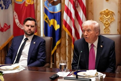 Trump und Vance im Weißen Haus.