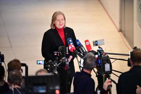Bärbel Bas (SPD), Bundesministerin für Arbeit und Soziales, gibt eine Stellungnahme im Bundestag zu den Ergebnissen der Abstimmung ab.