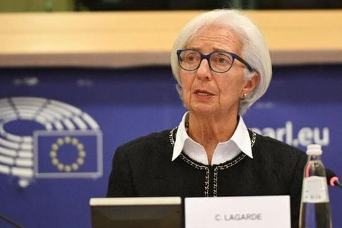 Die Präsidentin der Europäischen Zentralbank Christine Lagarde spricht während einer Ausschusssitzung im Europäischen Parlament in Brüssel (Archivbild).