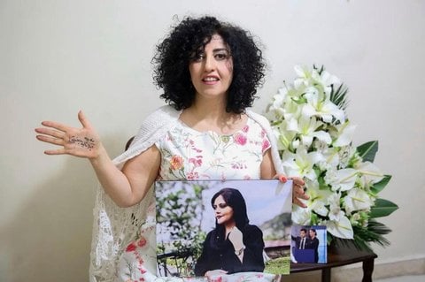 Die iranische Friedensnobelpreisträgerin Narges Mohammadi auf einem Bild vom 4. Dezember 2024.