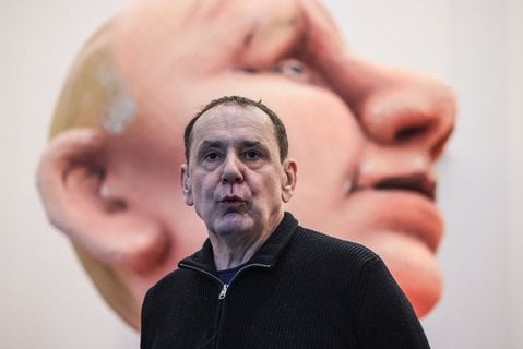 Jacques Tilly, Bildhauer und Karnevalswagenbauer, steht im Februar 2025 im Stadtmuseum in Düsseldorf.