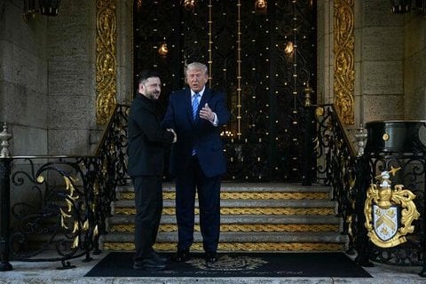 US-Präsident Donald Trump empfängt den ukrainischen Präsidenten Wolodymyr Selenskyj am 28. Dezember 2025 in seiner Residenz Mar-a-Lago in Palm Beach, Florida.