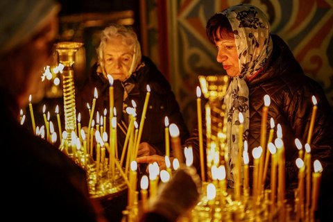 Ukrainerinnen bei den Feierlichkeiten zum orthodoxen Osterfest.