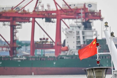 Ein chinesischer Frachtschiff